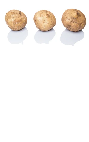Jicama Oder Mexikanische Süßkartoffeln Auf Weißem Hintergrund — Stockfoto