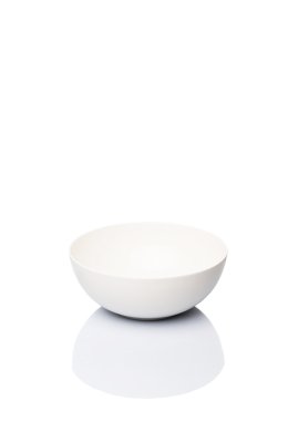 Boş beyaz salata kasesi