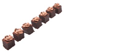 Çikolatalı kek ısırık büyüklüğünde
