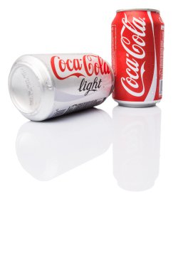Normal Coca Cola ve Coca Cola Light.