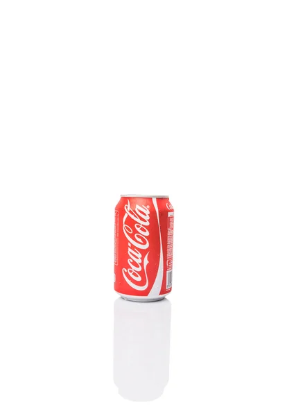 Банку Безалкогольного Напитка Coca Cola — стоковое фото