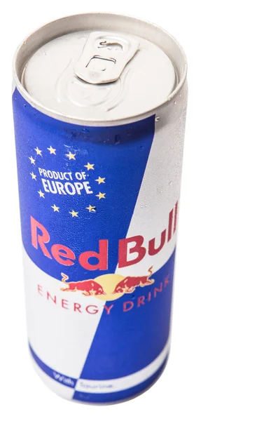 白い背景の上のレッドブル エナジード リンクの缶 — ストック写真