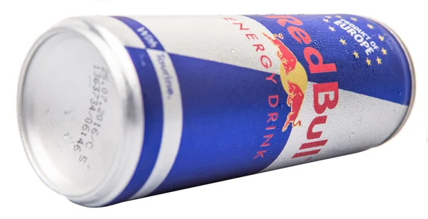 Burkar Red Bull Energy Drink Över Vit Bakgrund — Stockfoto