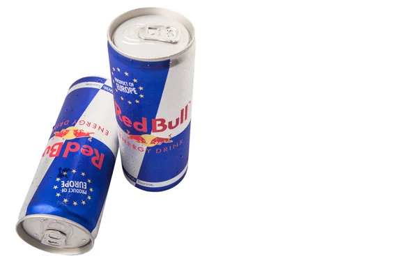 Latas Red Bull Bebida Energética Sobre Fundo Branco — Fotografia de Stock