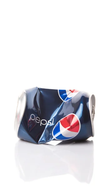 Buruşuk Pepsi Can — Stok fotoğraf