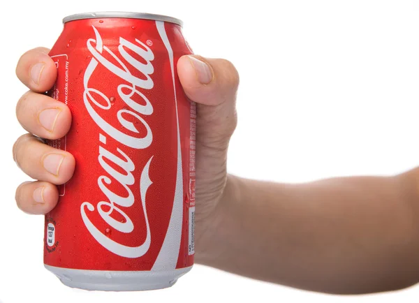 Mão Feminina Segurando Uma Lata Coca Cola — Fotografia de Stock