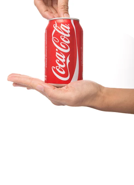 Membuka sekaleng Coca Cola — Stok Foto