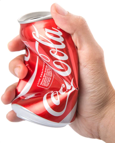 Latas de Coca-Cola amassadas — Fotografia de Stock