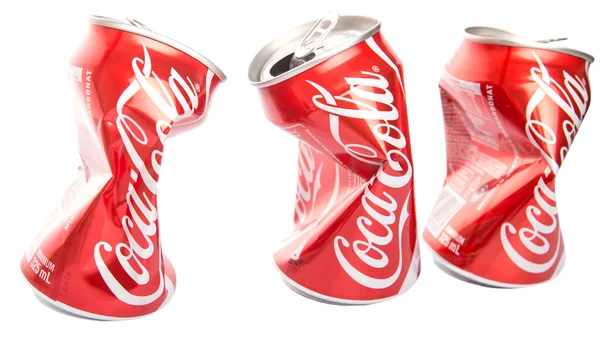 Crumpled Cans Of Coca Cola — Stock Photo, Image