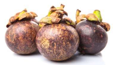Olgun mangosten meyve