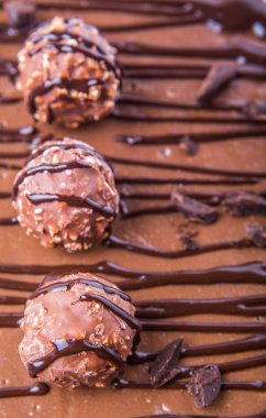 Çikolata topları Topingler