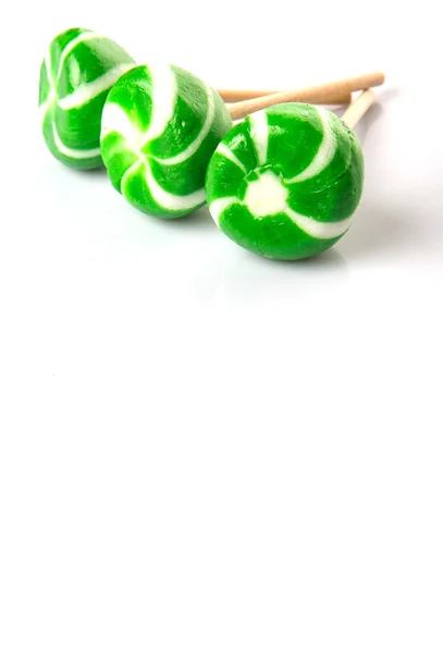 Verde Redemoinho Doces Hortelã Pimenta Sobre Fundo Branco — Fotografia de Stock