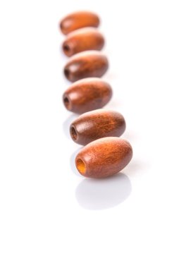 Kahverengi ahşap boncuk