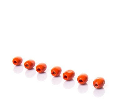 Turuncu renkli boncuklar