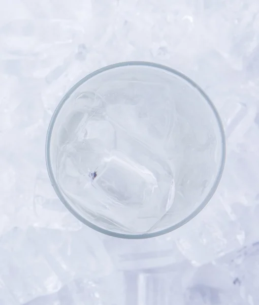 Sklenici Ledové Vody Kostky Ledu — Stock fotografie