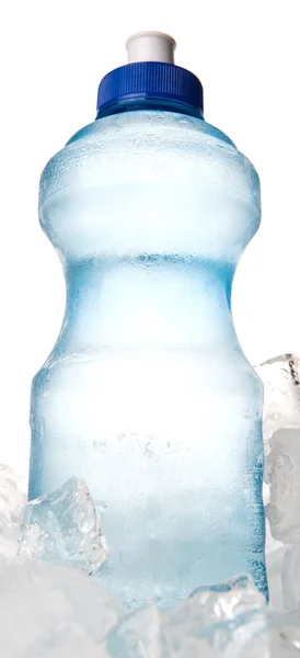 Una Botella Agua Mineral Cubos Hielo — Foto de Stock