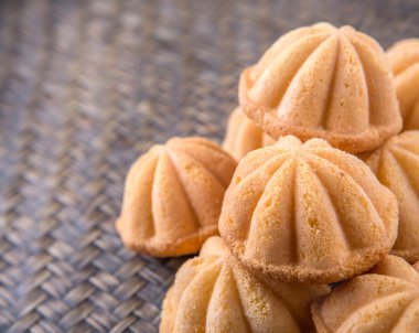 Kuih Bahulu hasır mat