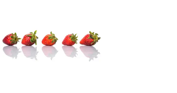 Fraises Sur Fond Blanc — Photo