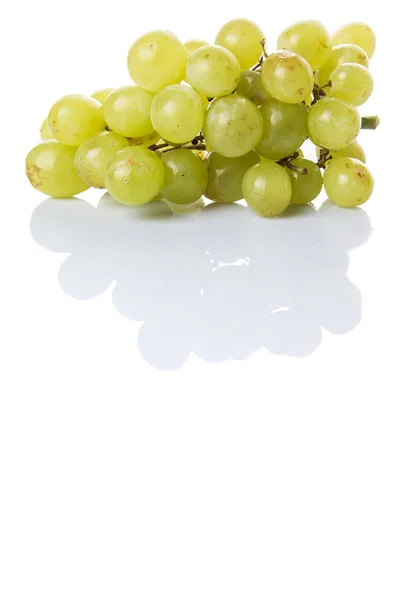 Uvas Verdes Fruta Sobre Fondo Blanco — Foto de Stock