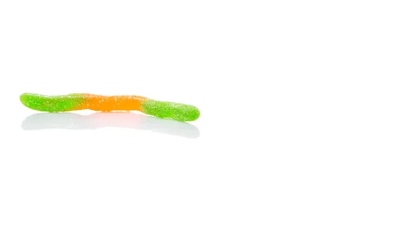 Grüne Und Orangefarbene Zuckergelee Bonbonstreifen Auf Weißem Hintergrund — Stockfoto