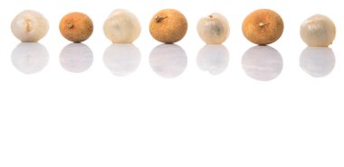 Longan meyve beyaz arka plan üzerinde