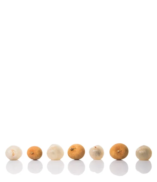 Longan Frutta Sfondo Bianco — Foto Stock
