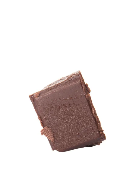 Mörk Brun Choklad Bitar Över Vit Bakgrund — Stockfoto