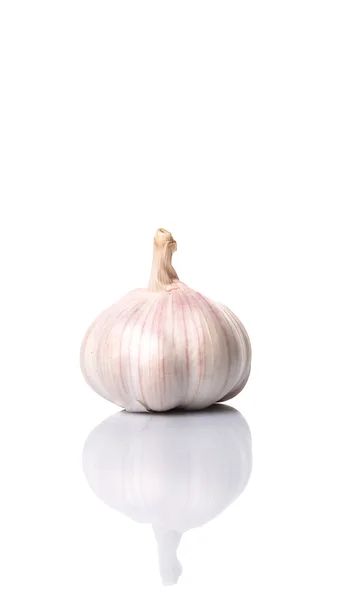 Knoblauch Auf Weißem Hintergrund — Stockfoto