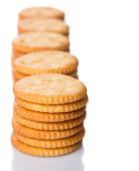 Rotondo Cracker Salato Sfondo Bianco — Foto Stock