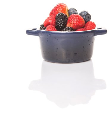 Çilek, böğürtlen, yaban mersini ve ahududu