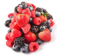 Çilek, böğürtlen, yaban mersini ve ahududu