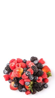 Çilek, böğürtlen, yaban mersini ve ahududu