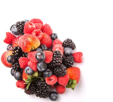 Çilek, böğürtlen, yaban mersini ve ahududu