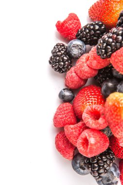 Çilek, böğürtlen, yaban mersini ve ahududu