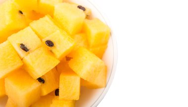 Isırık büyüklüğünde sarı karpuz meyve