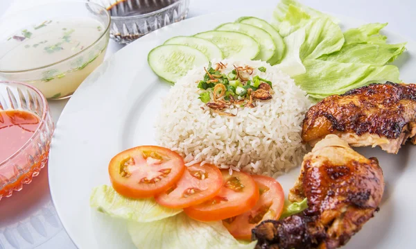 Nasi Ayam eller kyckling ris — Stockfoto