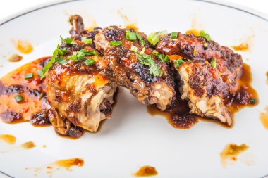 Kavrulmuş tavuk parçaları