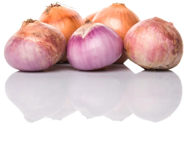 Peeled Indian Red Onions And Dutch Yellow Onions — Stock Photo, Image