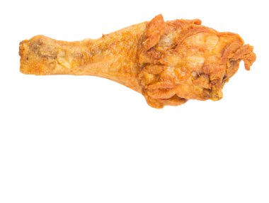 Derin kızarmış tavuk drumsticks beyaz arka plan üzerinde