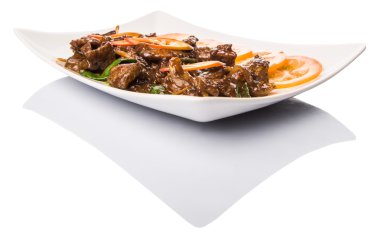 İstiridye soslu kızarmış sığır eti ilave edin