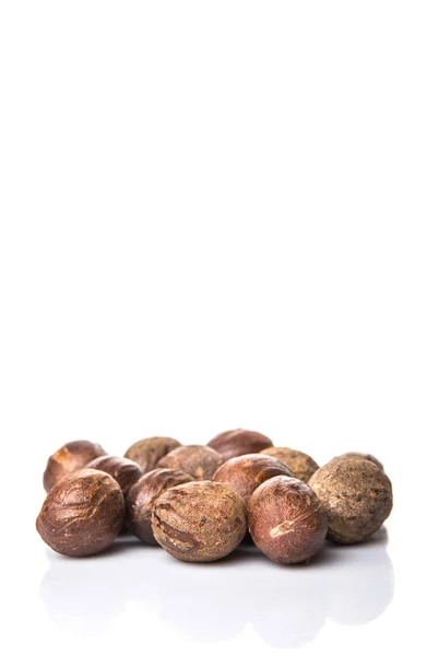 Nutmeg Atas Latar Belakang Putih — Stok Foto
