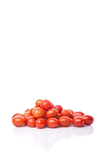 Beet Gerangschikte Rood Cherry Druif Tomaat Witte Achtergrond — Stockfoto