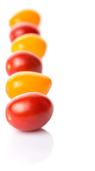 Žluté a červené hroznové rajčata — Stock fotografie