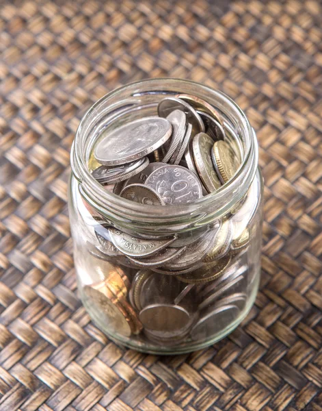 Monedas Malasias Frasco Albañil Sobre Fondo Mimbre — Foto de Stock