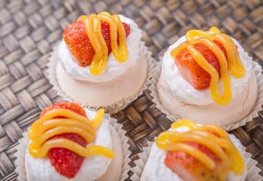 Mini Pavlova