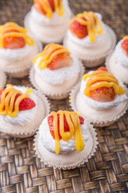 Mini Pavlova