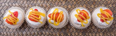 Mini Pavlova