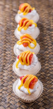 Mini Pavlova
