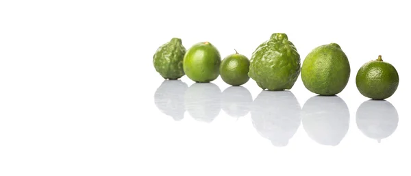 Chaux Makrut Kaffir Lime Calamansi Sur Fond Blanc — Photo