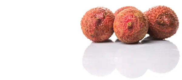 Litchi Mûr Fruits Sur Fond Blanc — Photo